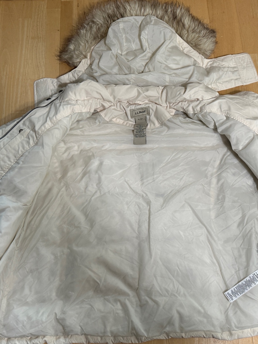 L.L. Bean Women's Cream Puffer Coat with Faux-Fur Trim Hood, size XL Petite